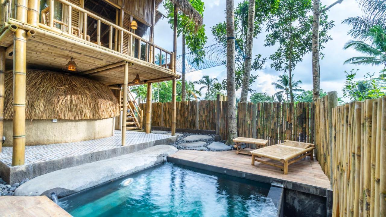 Iyume Villas เตกากาลัง ภายนอก รูปภาพ
