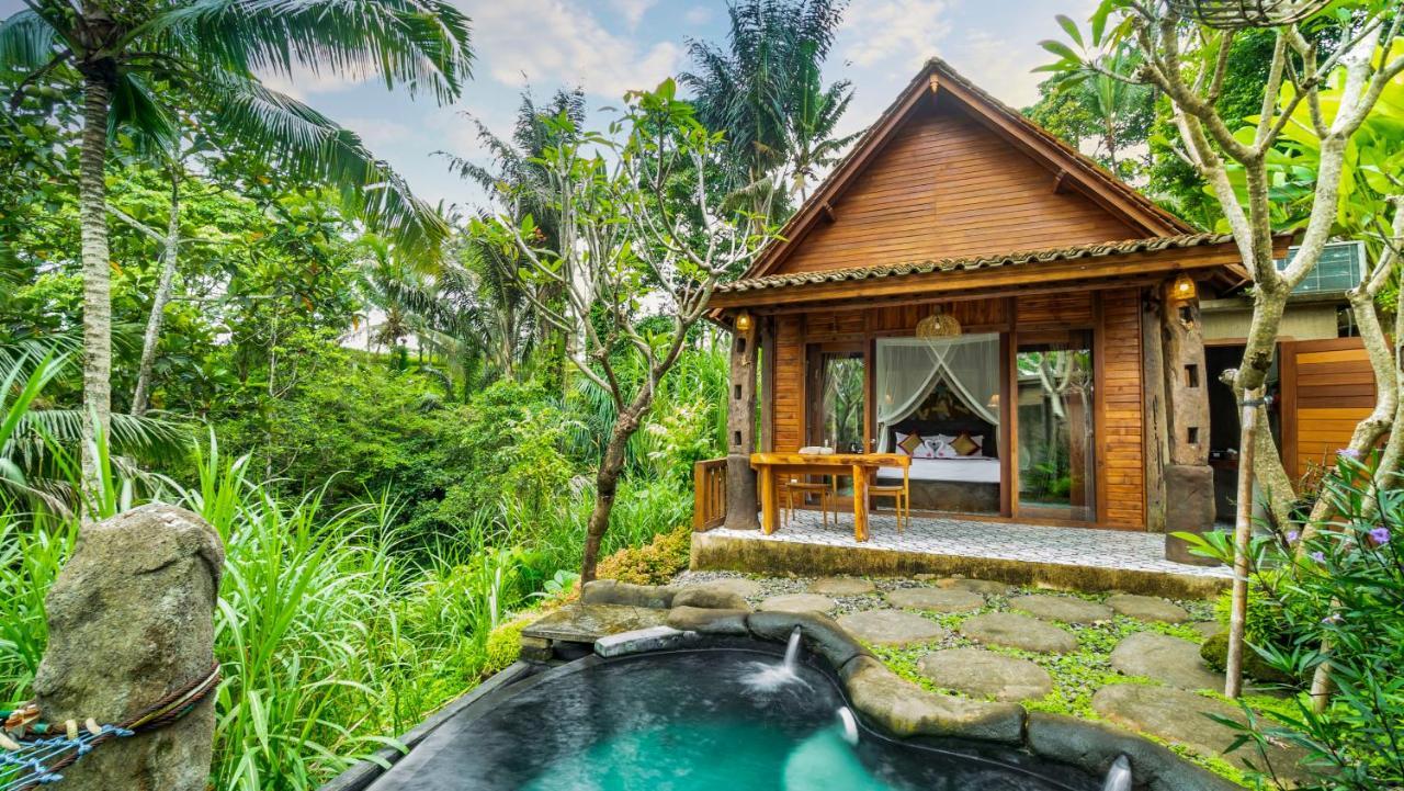 Iyume Villas เตกากาลัง ภายนอก รูปภาพ