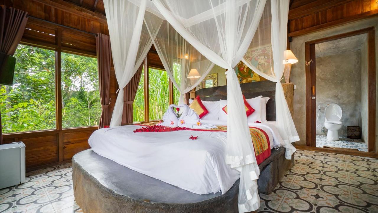 Iyume Villas เตกากาลัง ภายนอก รูปภาพ