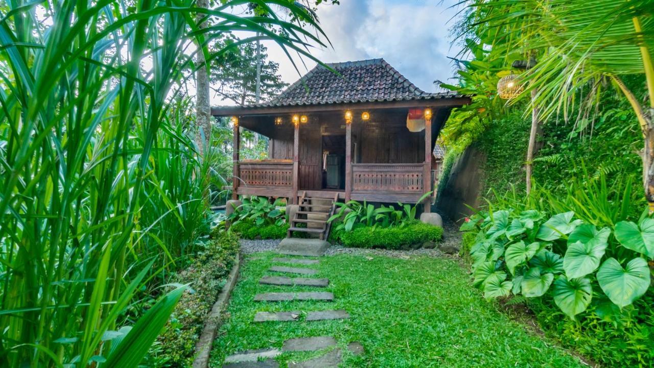 Iyume Villas เตกากาลัง ภายนอก รูปภาพ