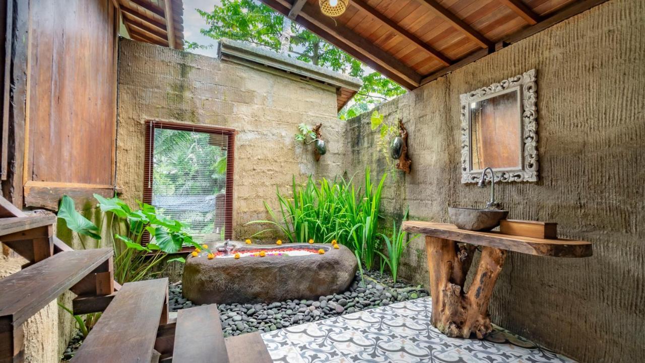 Iyume Villas เตกากาลัง ภายนอก รูปภาพ