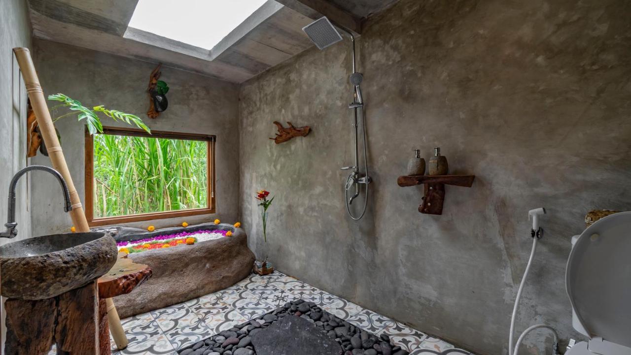 Iyume Villas เตกากาลัง ภายนอก รูปภาพ