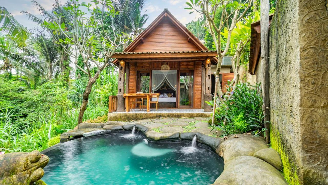 Iyume Villas เตกากาลัง ภายนอก รูปภาพ