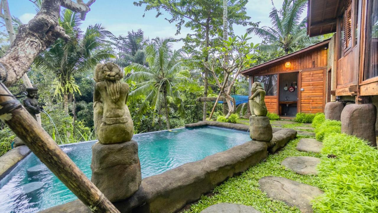 Iyume Villas เตกากาลัง ภายนอก รูปภาพ