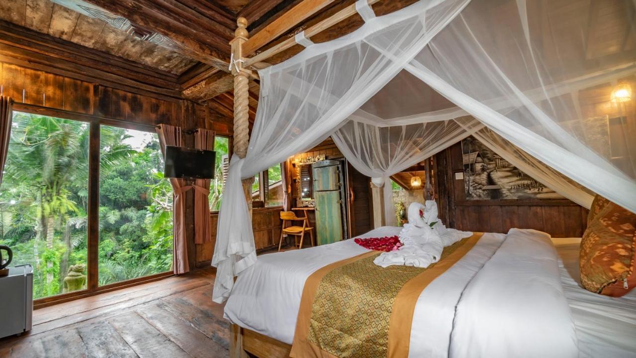 Iyume Villas เตกากาลัง ภายนอก รูปภาพ