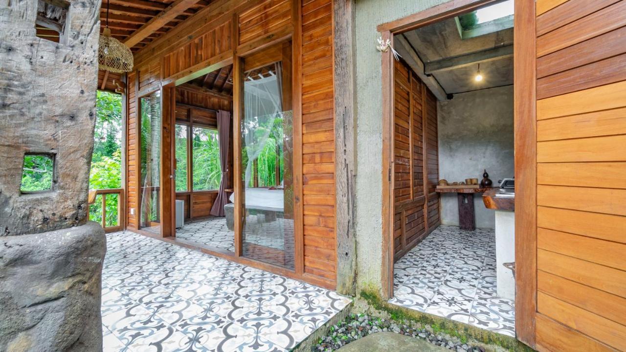 Iyume Villas เตกากาลัง ภายนอก รูปภาพ