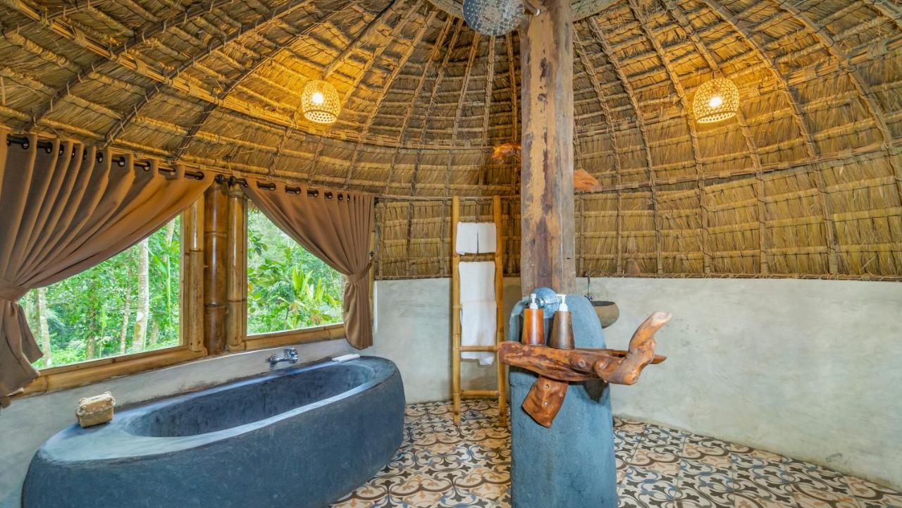 Iyume Villas เตกากาลัง ภายนอก รูปภาพ