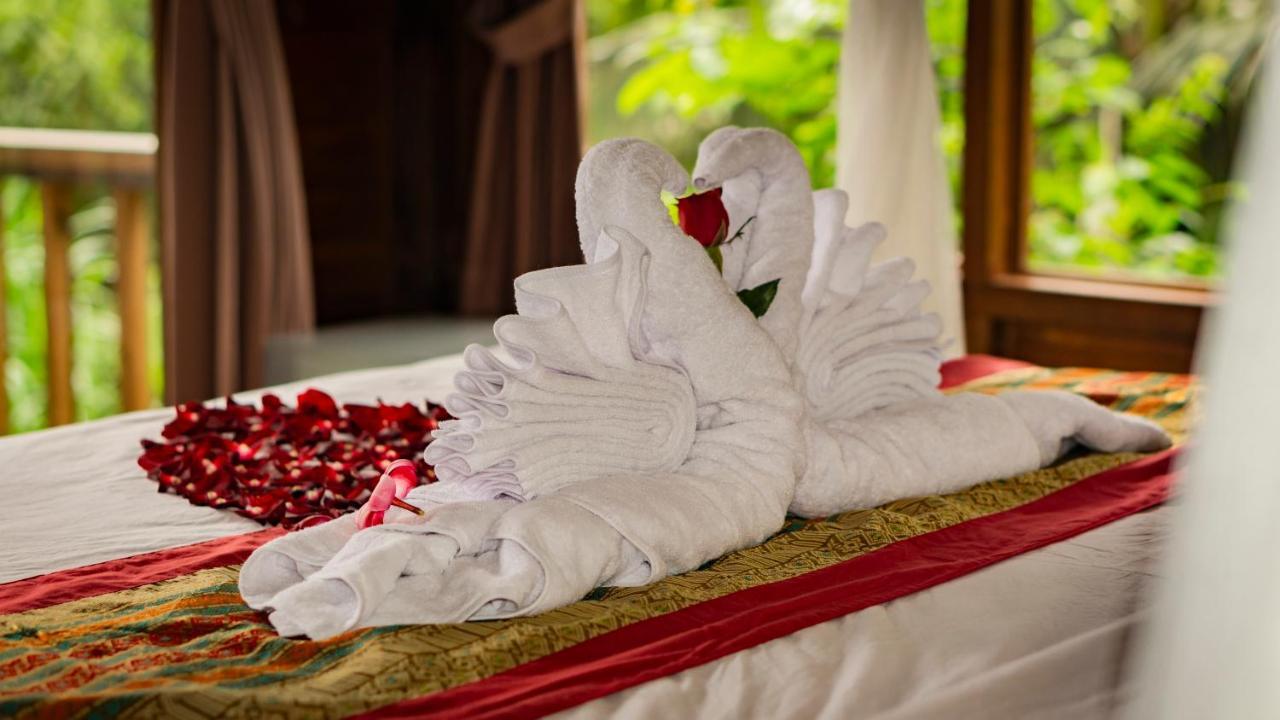 Iyume Villas เตกากาลัง ภายนอก รูปภาพ